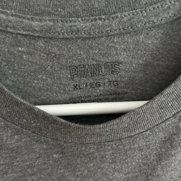 Snoopy T-shirt - Picture 2 of 4